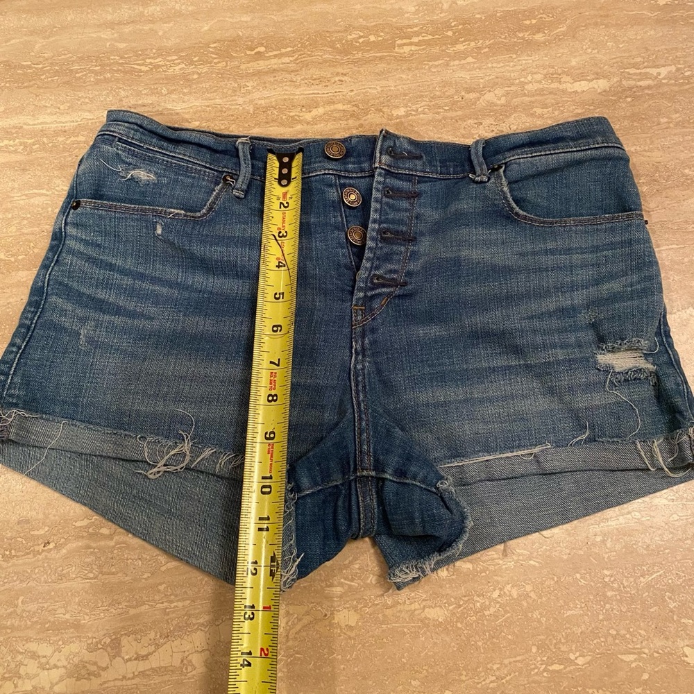 Y2K Abercrombie and Fitch Jean Shorts in medium wash size 30